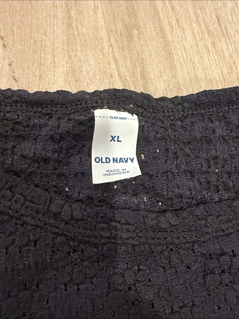 Old Navy Black Short Sleeve Textured Crewneck Tee - Picture 2 of 4
